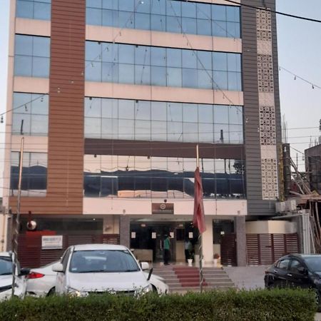 Hotel Immense Residency Faridabad Zewnętrze zdjęcie